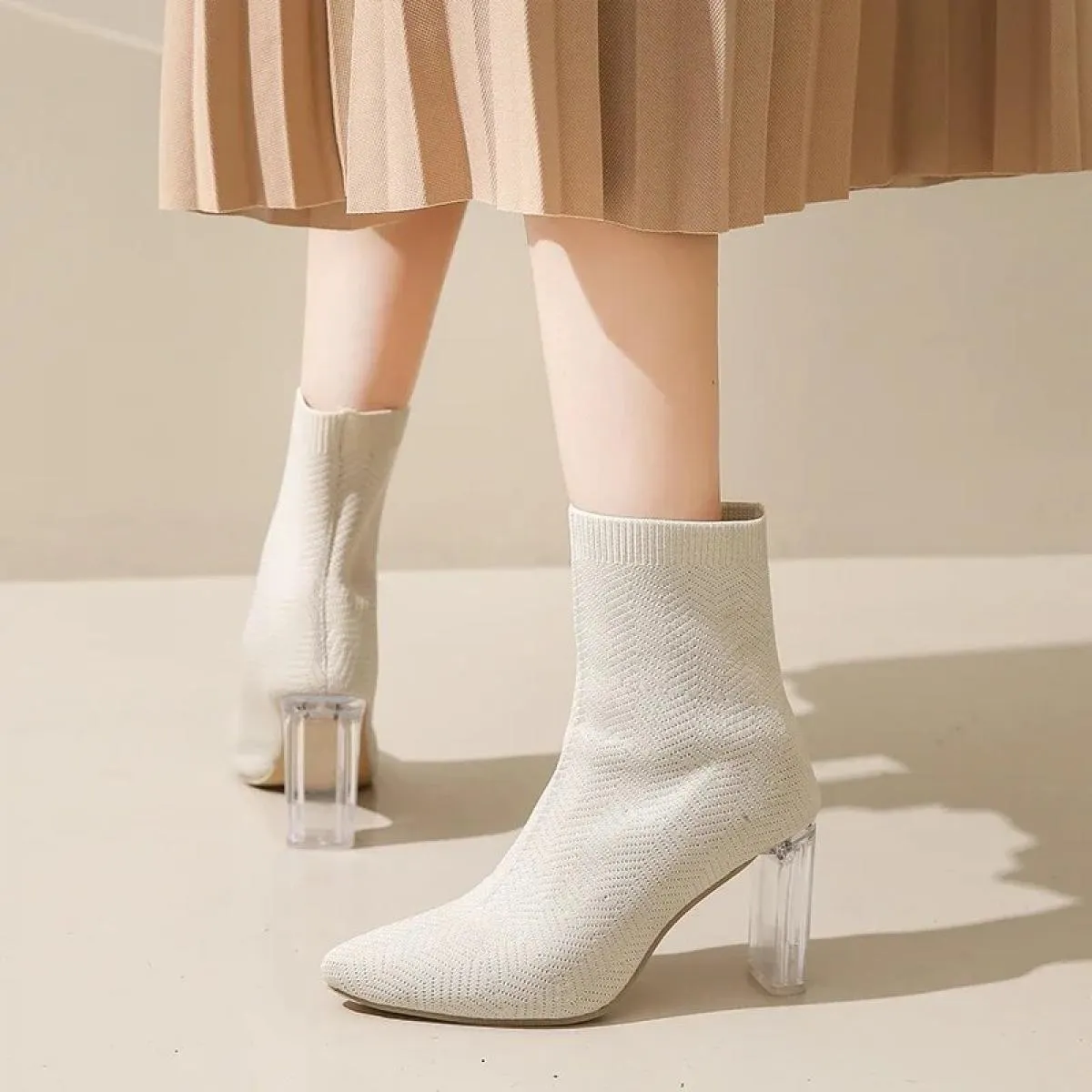 2023 Primavera E Autunno Nuovo Stile Britannico Sottile E Sottile Stivali da Donna Punta a punta Sottile Cerniera Laterale Solid