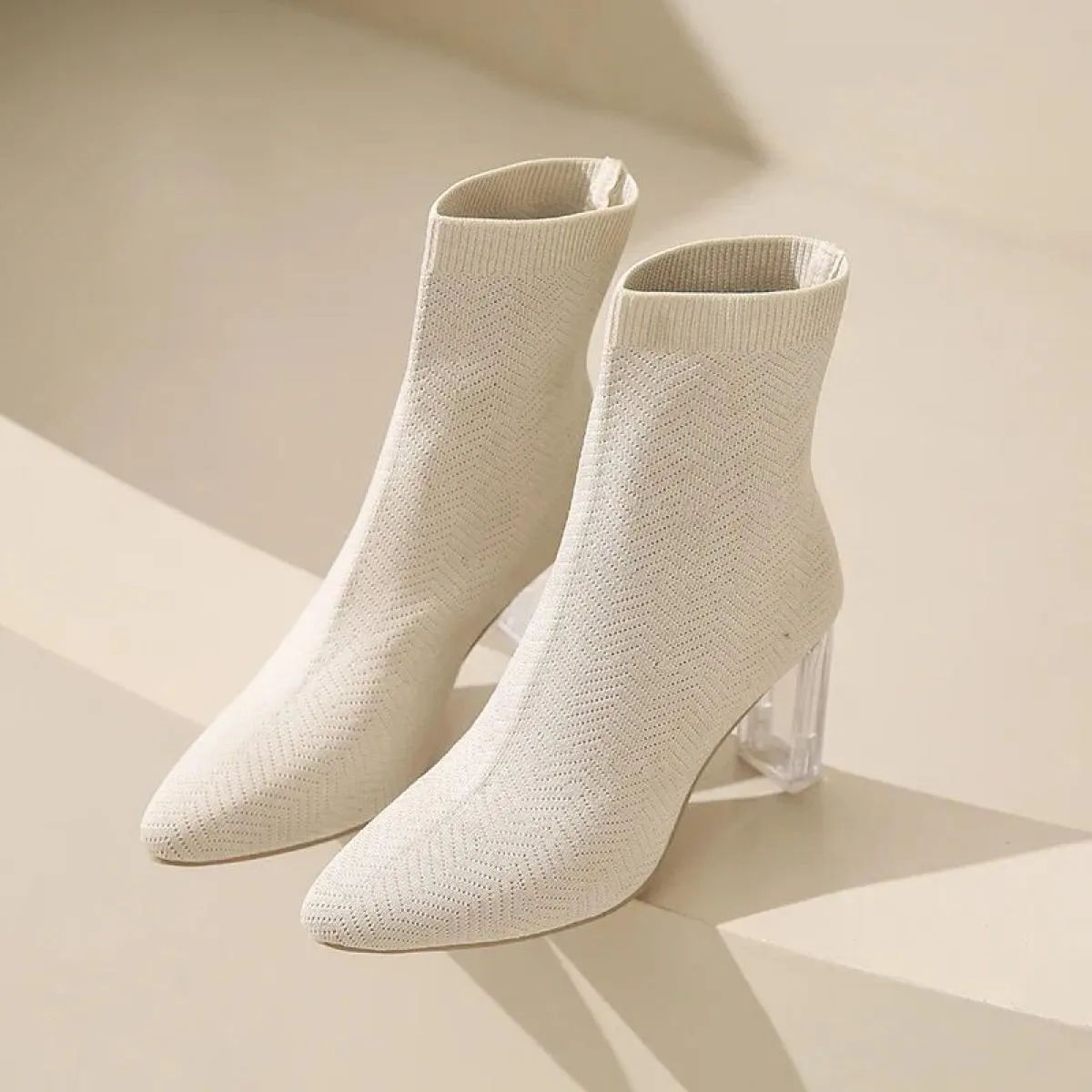 2023 Primavera E Autunno Nuovo Stile Britannico Sottile E Sottile Stivali da Donna Punta a punta Sottile Cerniera Laterale Solid