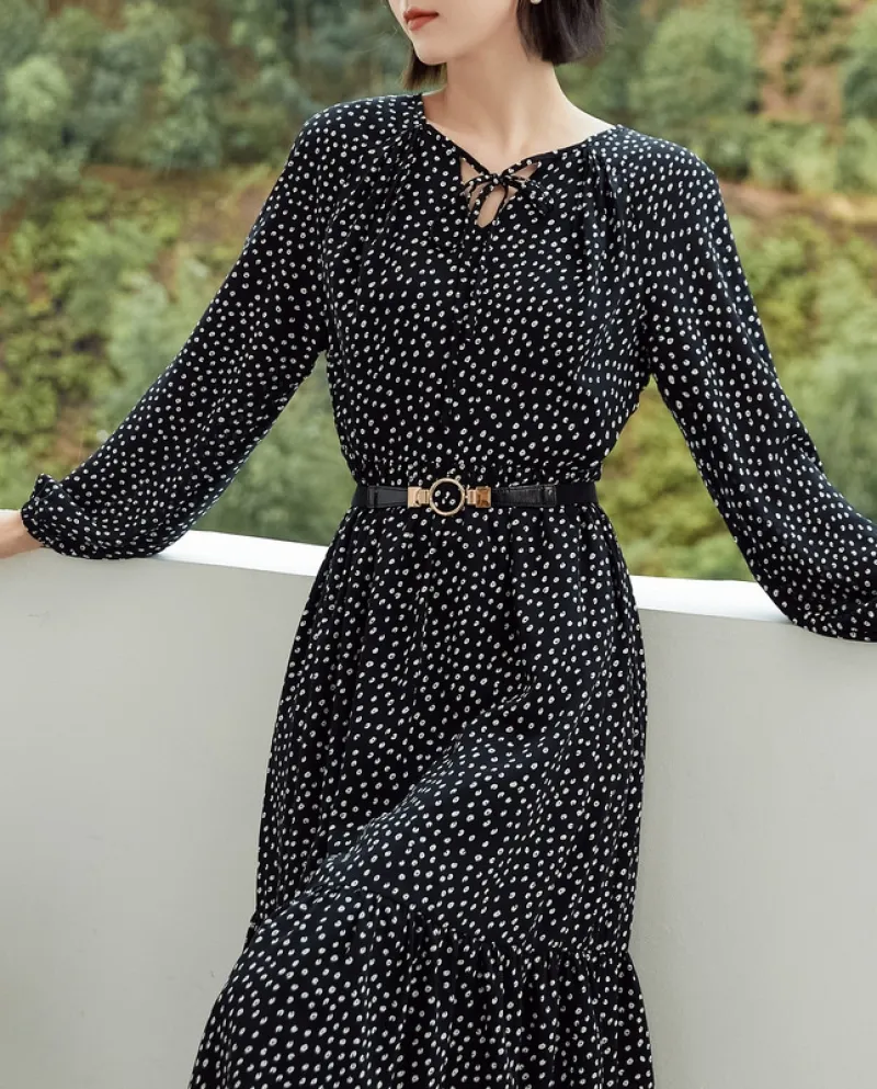 Abito a maniche lunghe a pois Autunno Nuova gonna a pieghe in chiffon con scollo a V Gonna di media lunghezza