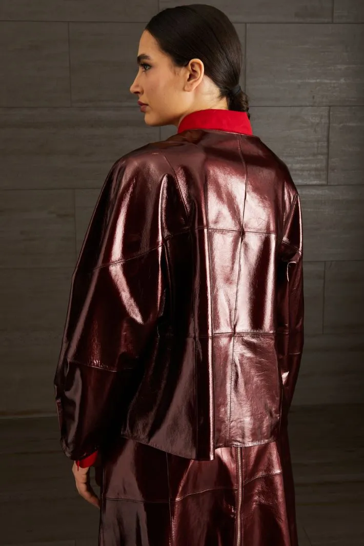 Biker in pelle lucida