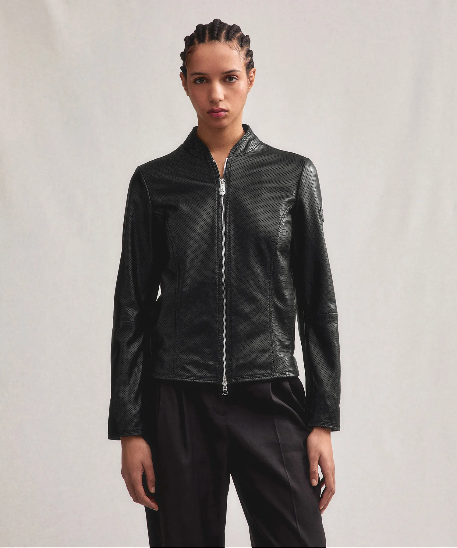 Giacca biker lucida in pelle traforata