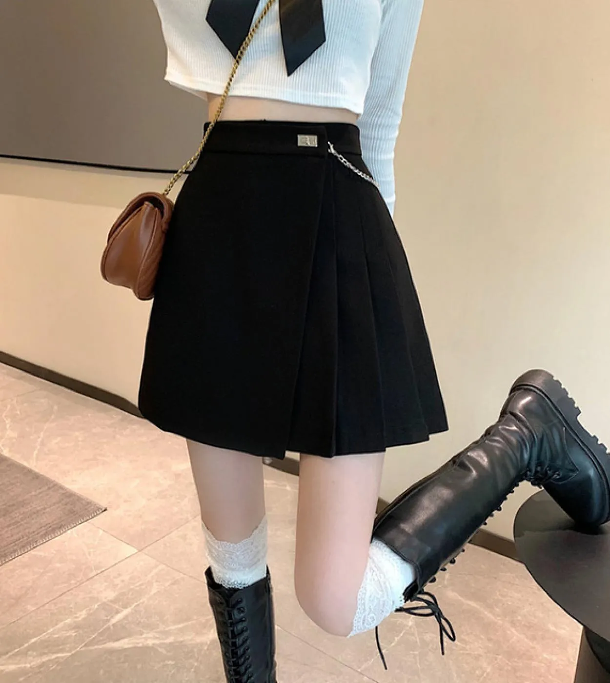 Minigonne a vita alta da donna New 2023 Style Streetwear All Match Tinta unita Gonna corta a pieghe da donna