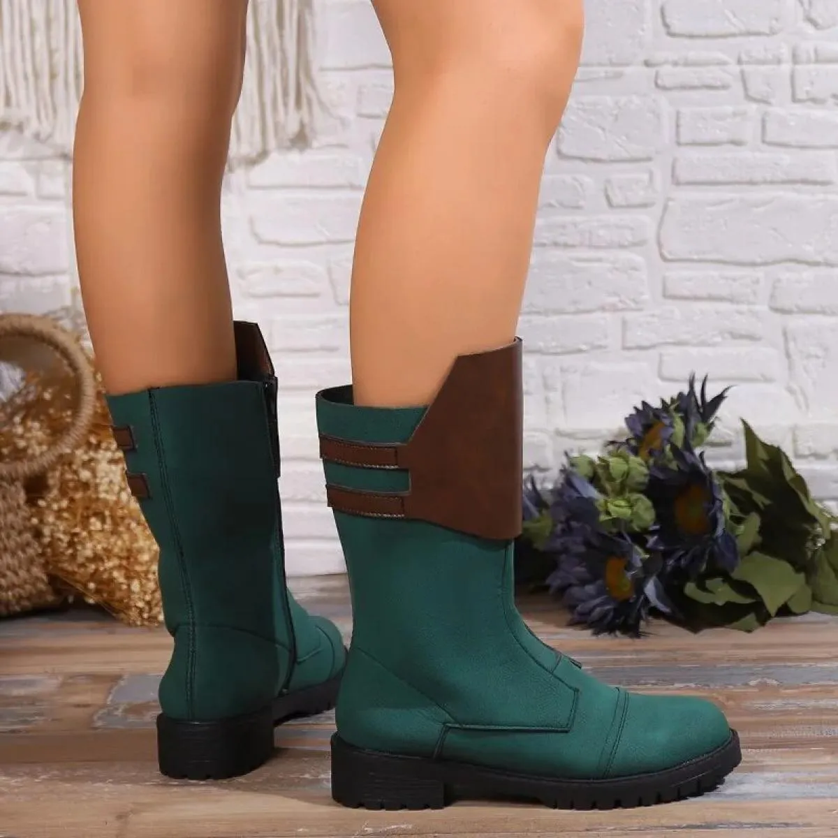 Nuovi stivali da donna con cerniera di vendita calda, tacchi quadrati con punta tonda casual e alla moda, donne classiche abbina