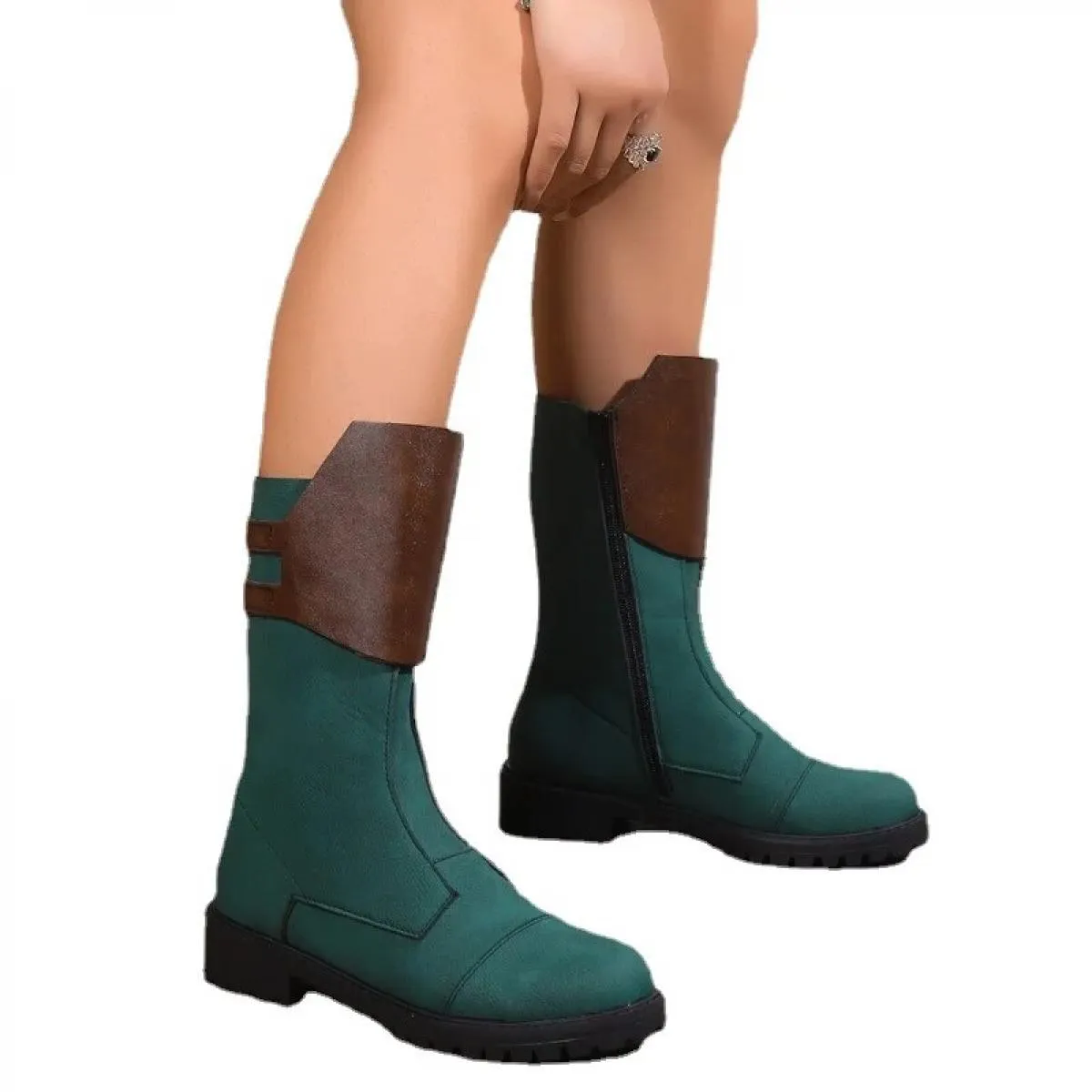 Nuovi stivali da donna con cerniera di vendita calda, tacchi quadrati con punta tonda casual e alla moda, donne classiche abbina
