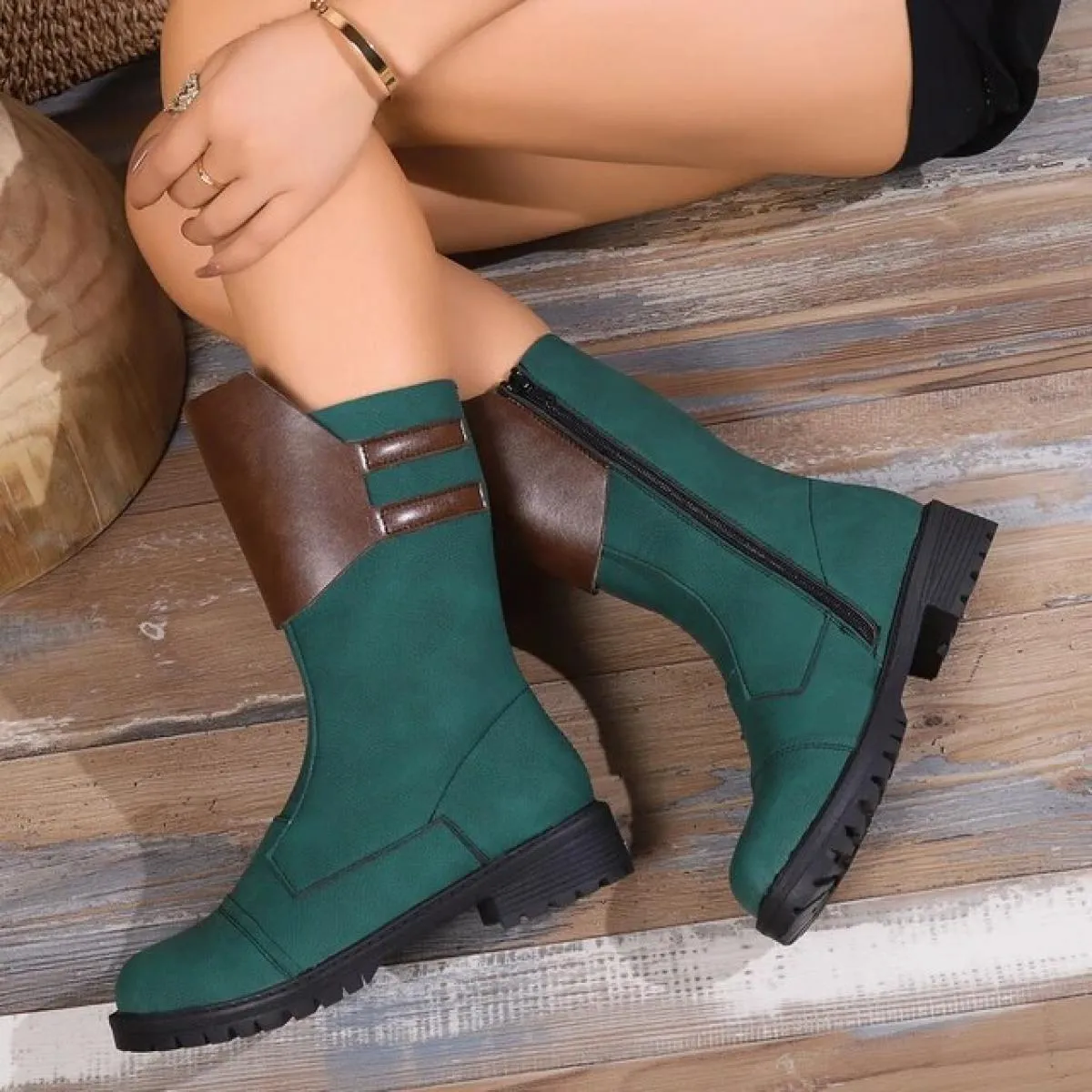 Nuovi stivali da donna con cerniera di vendita calda, tacchi quadrati con punta tonda casual e alla moda, donne classiche abbina
