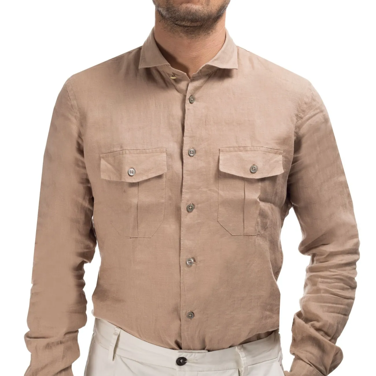 Outfit camicia  in lino beige