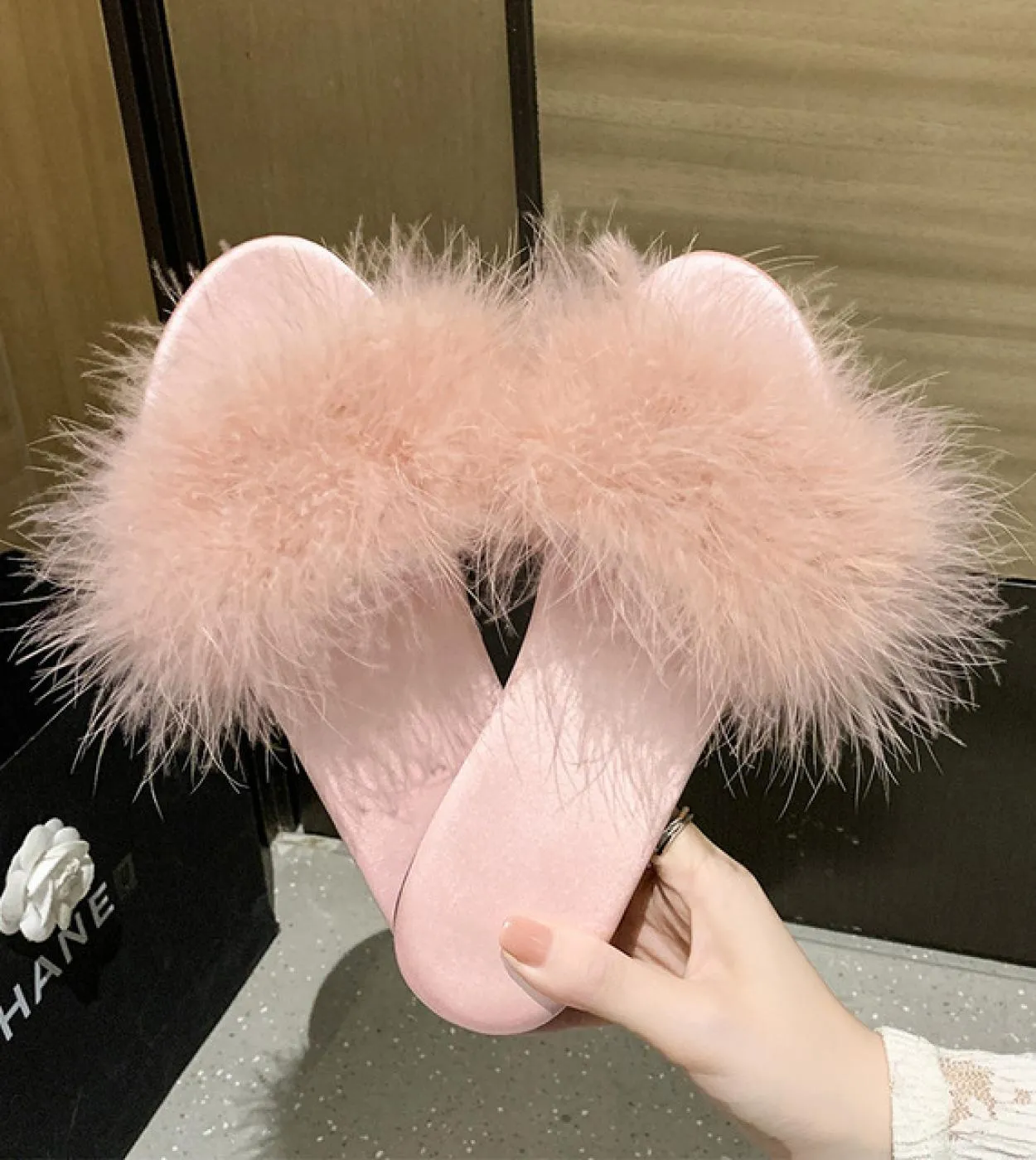 Pantofole da donna in pelliccia sintetica Scarpe estive per interni in seta solida Sandali da donna Antiscivolo Moda donna Scivo