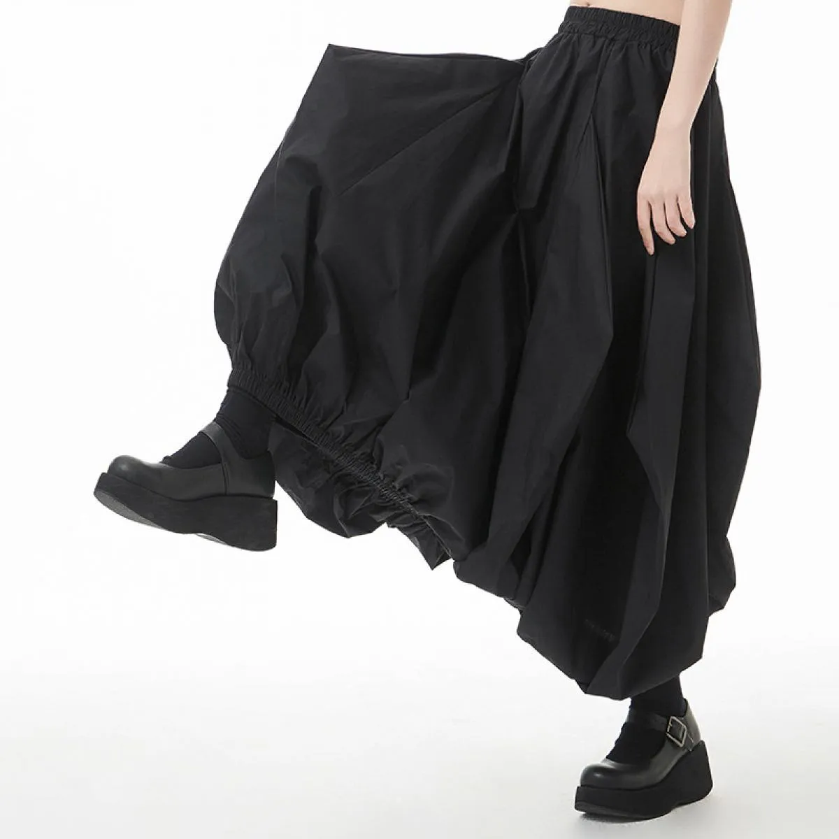 Qing Mo Gonna a pieghe da donna 2023 Primavera Autunno Moda Personalità di grandi dimensioni Sottile Gonna a vita alta Lanterna