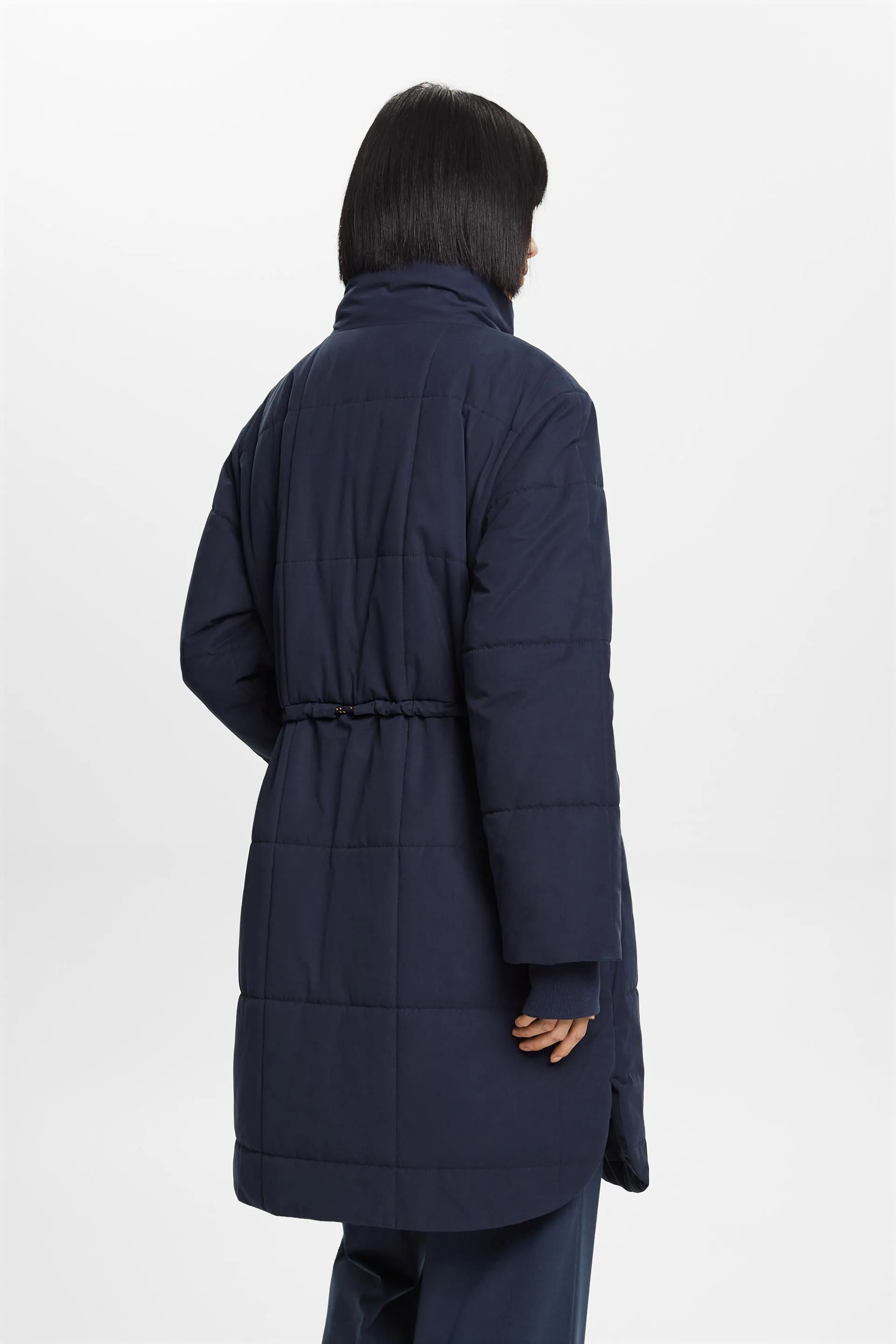 Riciclato: cappotto trapuntato con fodera in pile
