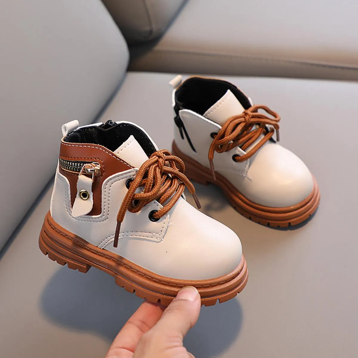 Stivali da moto punk super cool per bambini Ragazzo Designer di marca Cerniera Patch Scarpe con plateau in pelle PU Ragazza Stiv