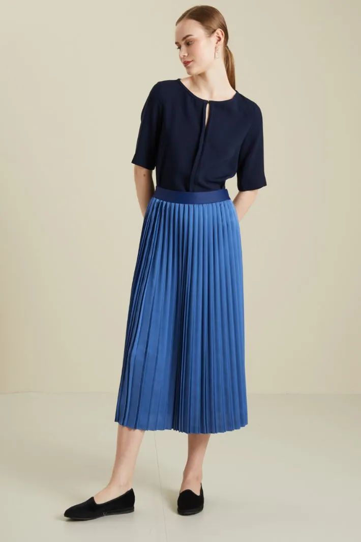 Top in enver satin