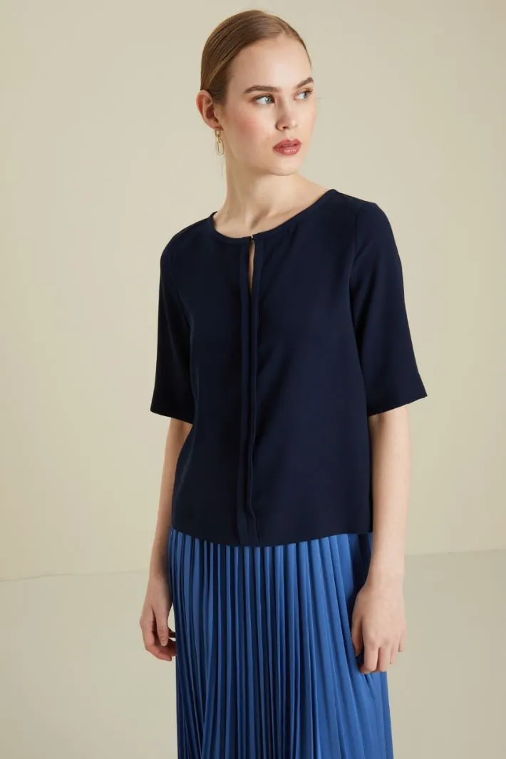 Top in enver satin