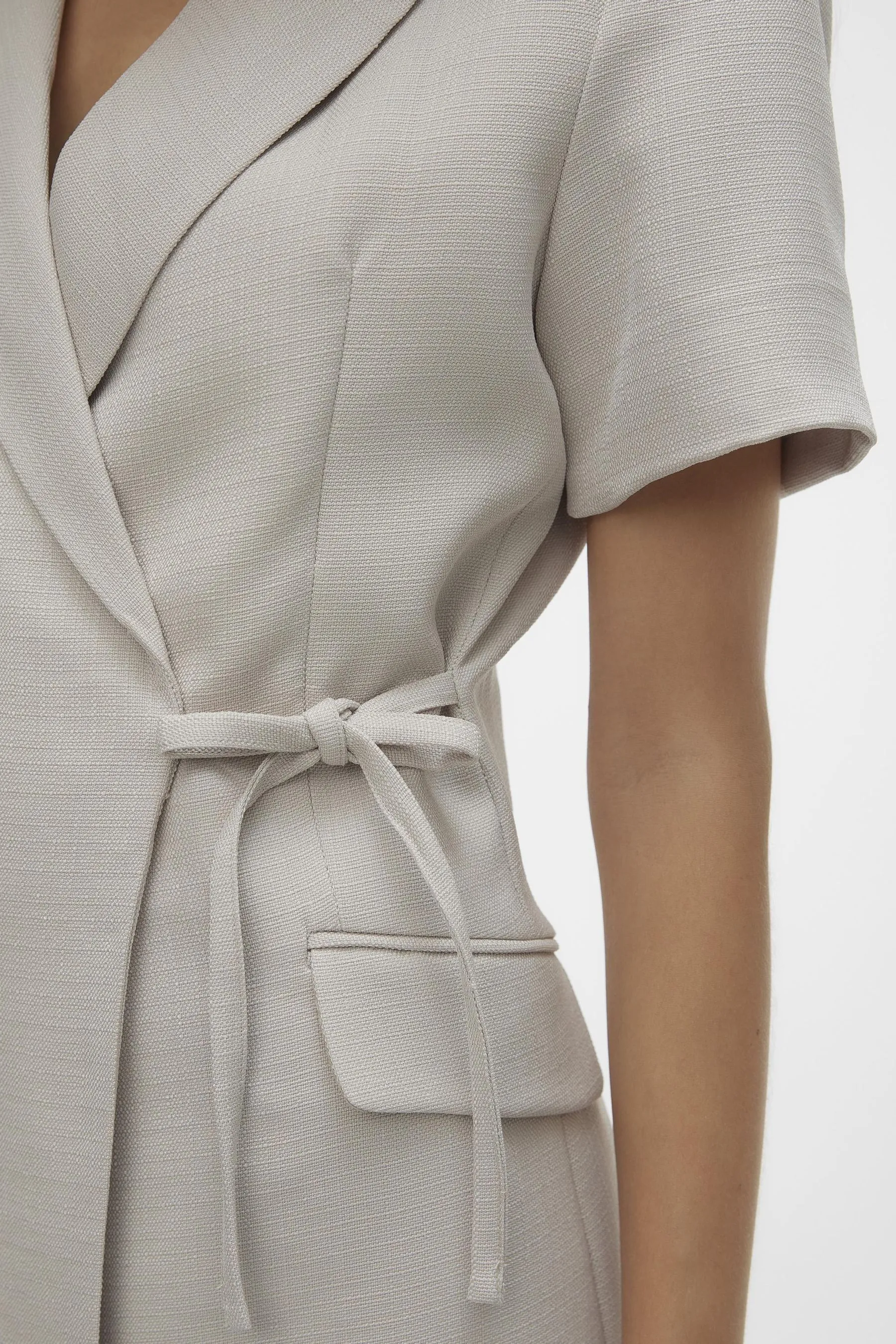 VERO MODA Sartoriale Manica corta - Abito a portafoglio